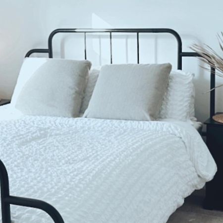 Southsea Homestays - Three Bedroom Home, Sleeps 8 - With Garden & Hot Tub Portsmouth Bagian luar foto