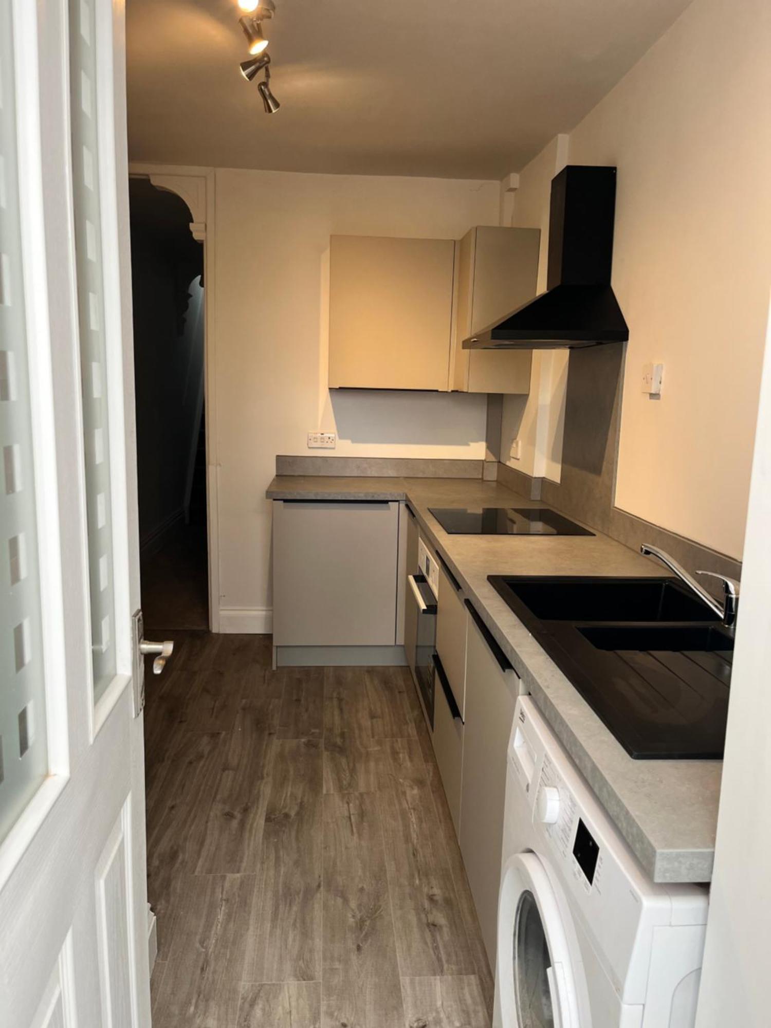 Southsea Homestays - Three Bedroom Home, Sleeps 8 - With Garden & Hot Tub Portsmouth Bagian luar foto